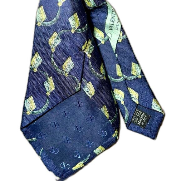 Valentino Italian Silk Cravatte Necktie - Picture 3 of 3